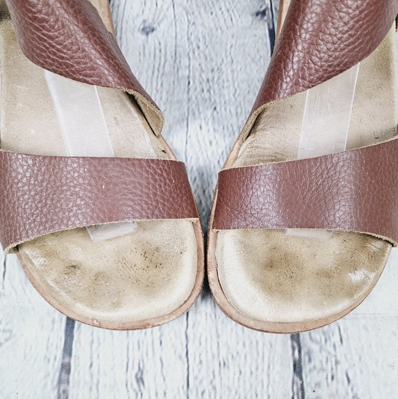 GEE WAWA ANTHROPOLOGIE | leather gladiator strappy open toe flat sandals - Picture 5 of 9